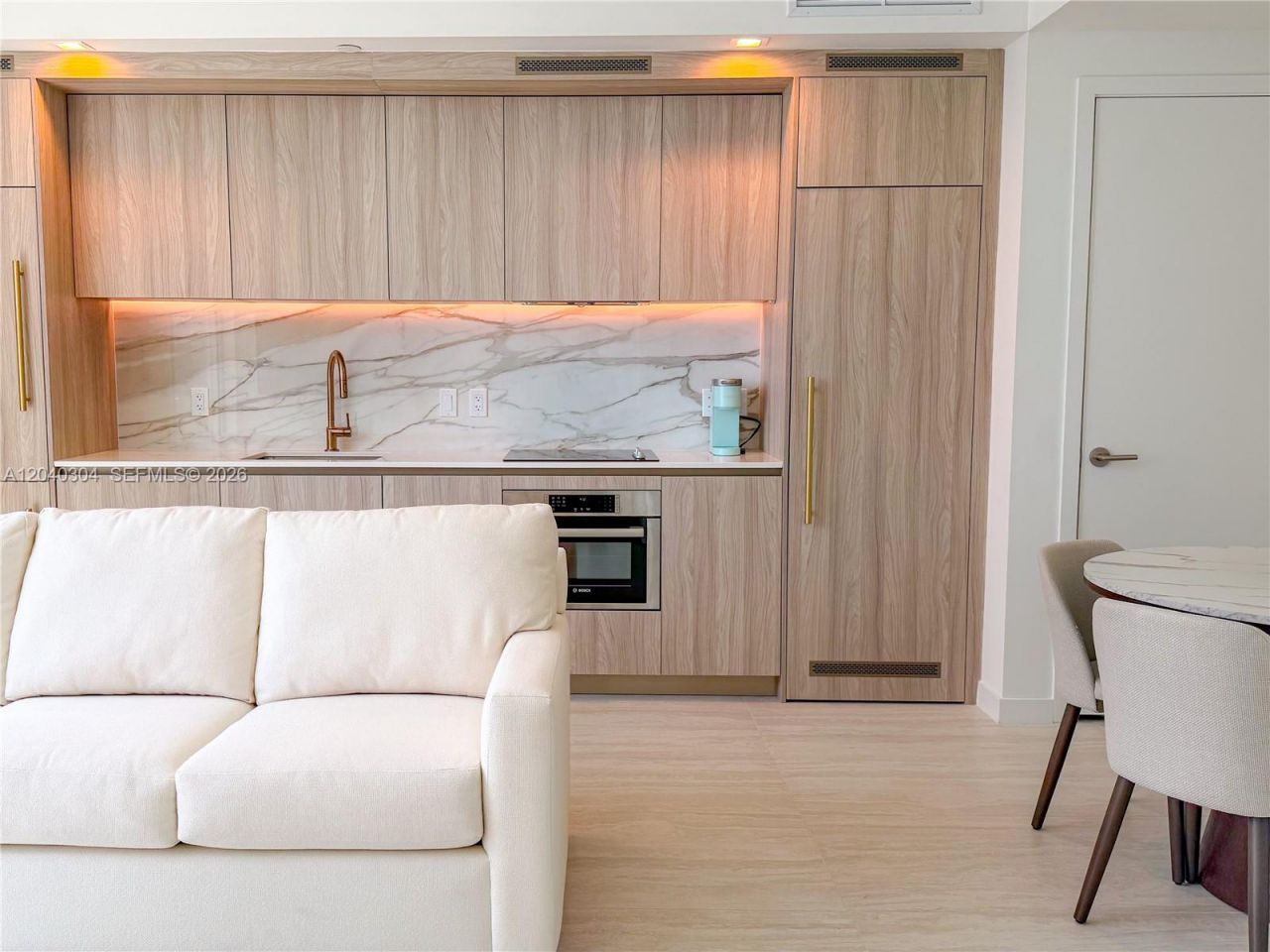 77 SE 5 , Unit 4015, Miami, FL 33131 Photo