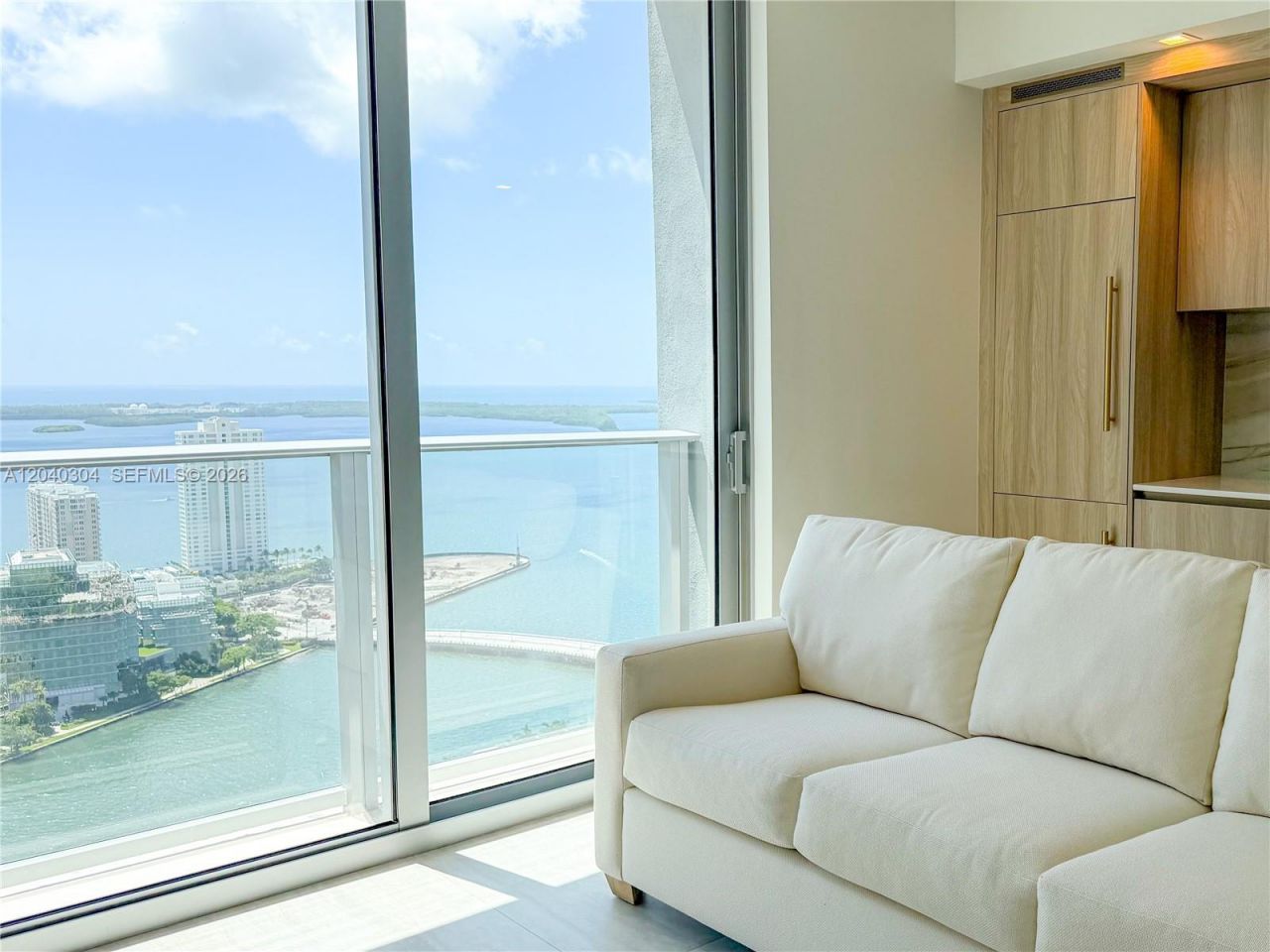77 SE 5 , Unit 4015, Miami, FL 33131 Photo