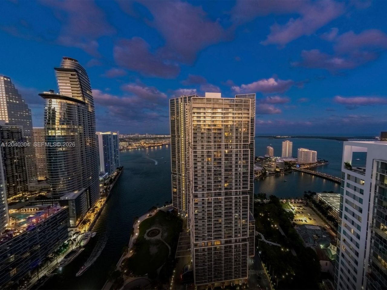 77 SE 5 , Unit 4015, Miami, FL 33131 Photo