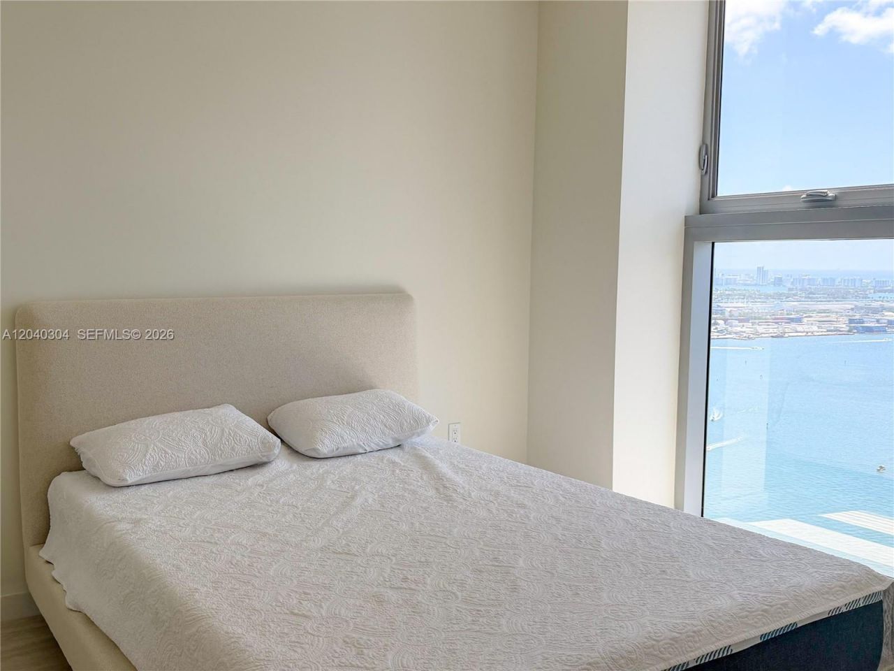 77 SE 5 , Unit 4015, Miami, FL 33131 Photo