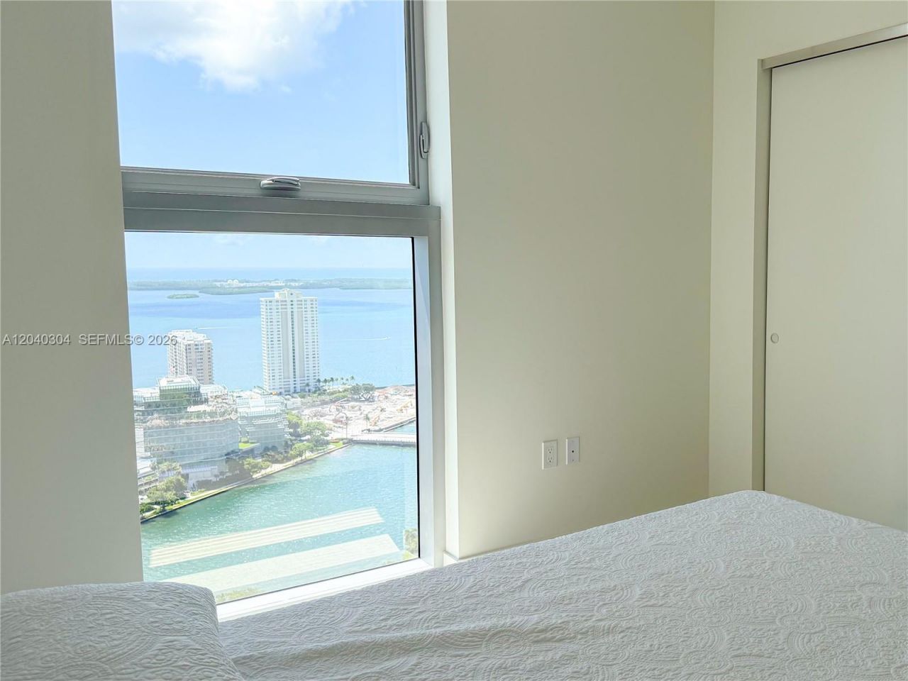 77 SE 5 , Unit 4015, Miami, FL 33131 Photo