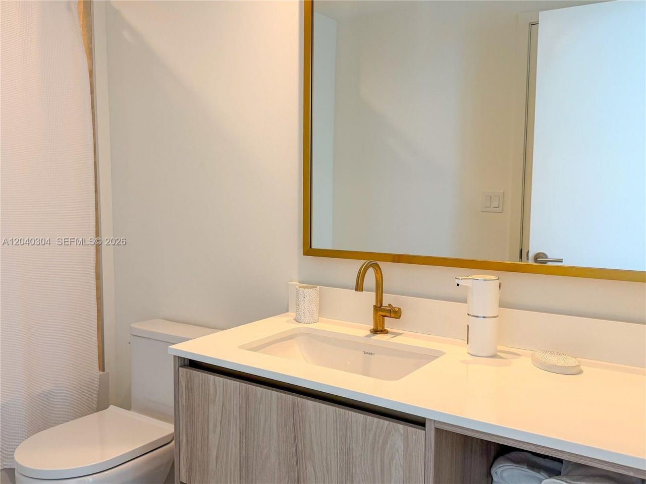 77 SE 5 , Unit 4015, Miami, FL 33131 Photo