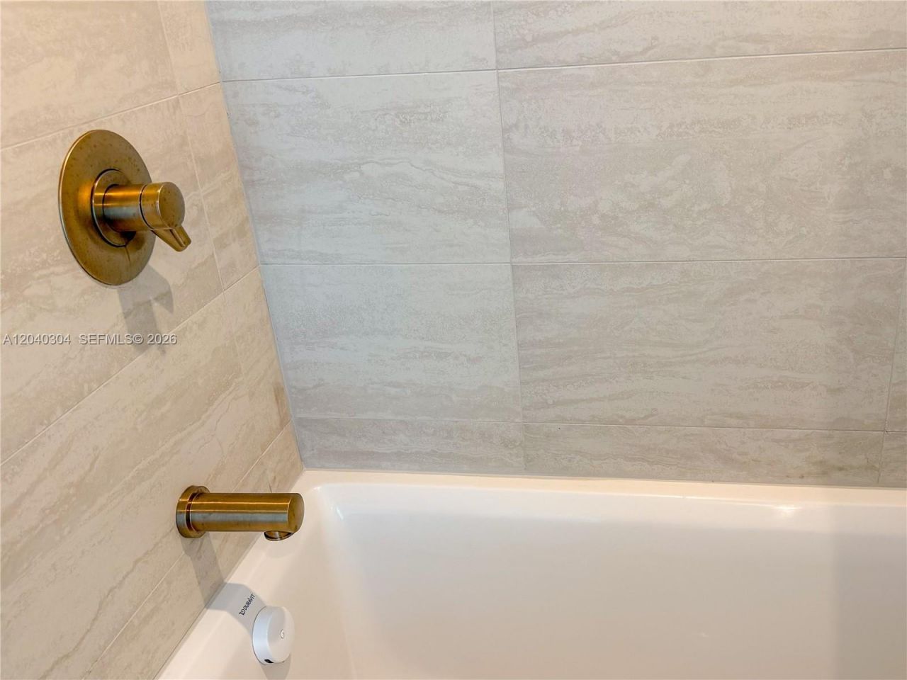 77 SE 5 , Unit 4015, Miami, FL 33131 Photo