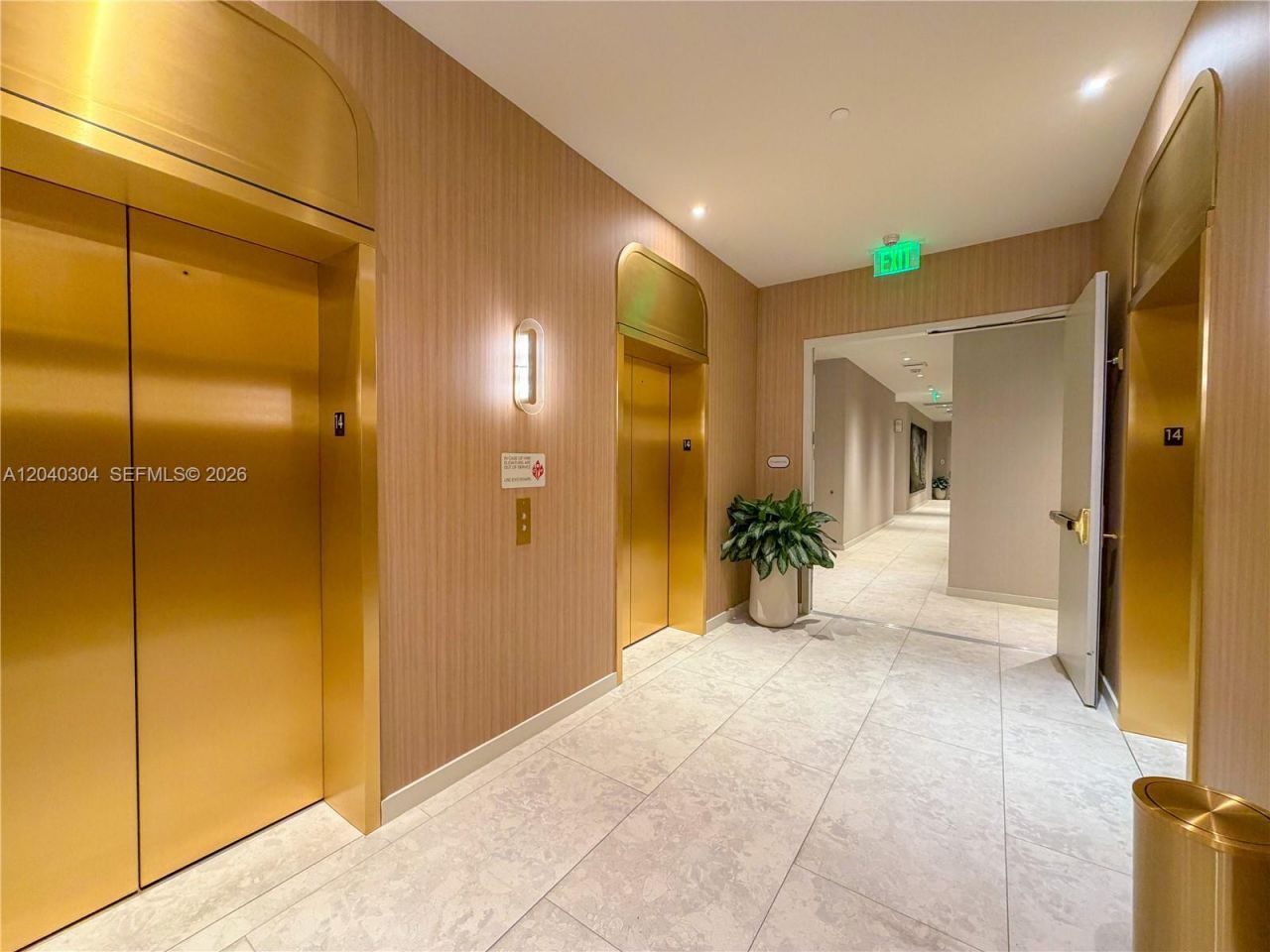 77 SE 5 , Unit 4015, Miami, FL 33131 Photo