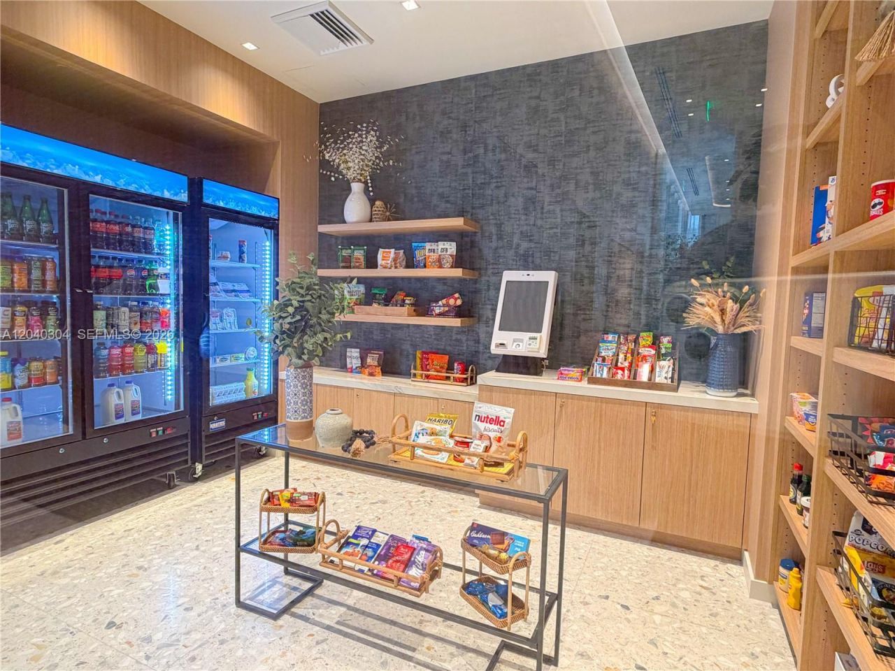 77 SE 5 , Unit 4015, Miami, FL 33131 Photo