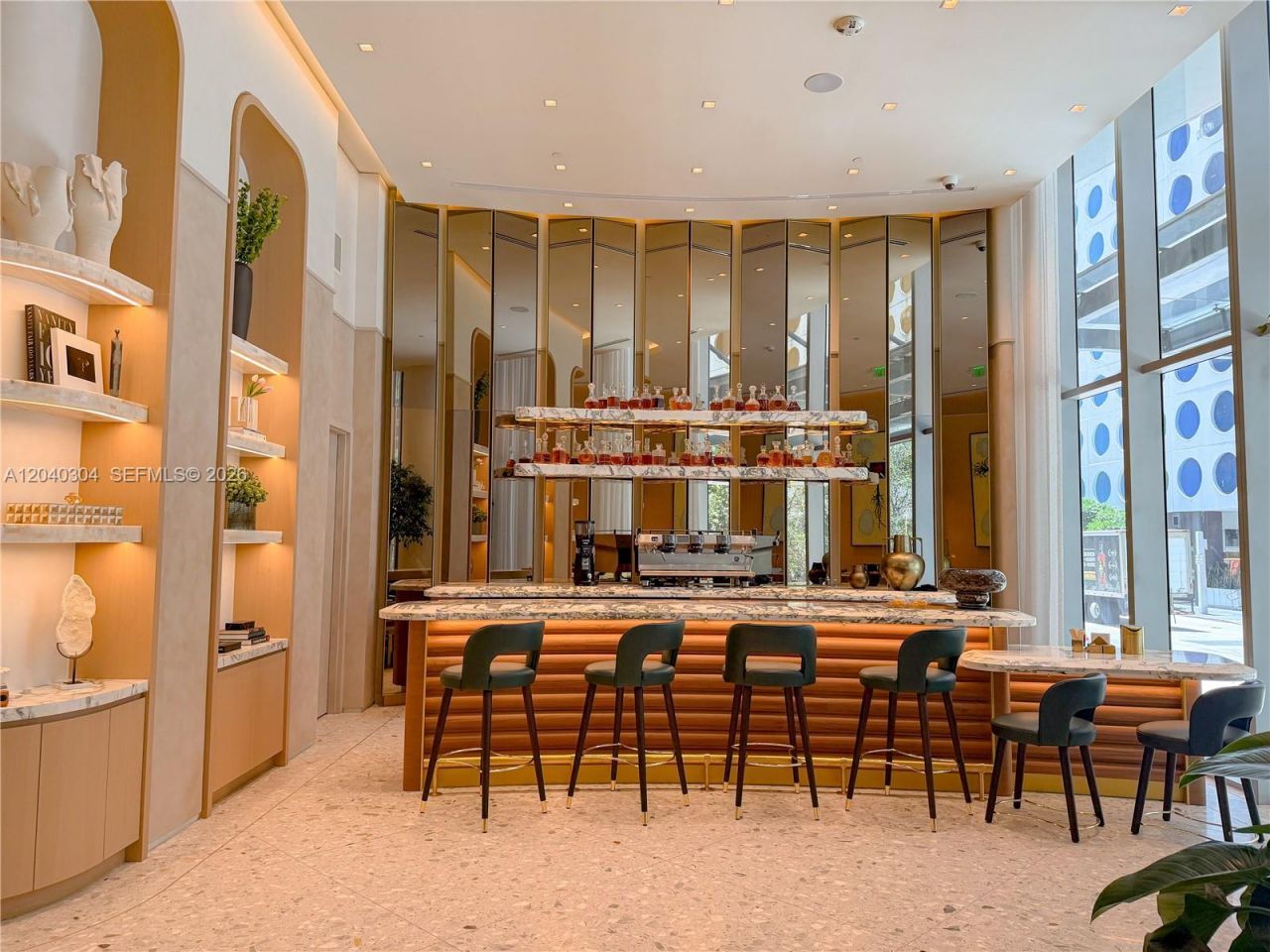 77 SE 5 , Unit 4015, Miami, FL 33131 Photo