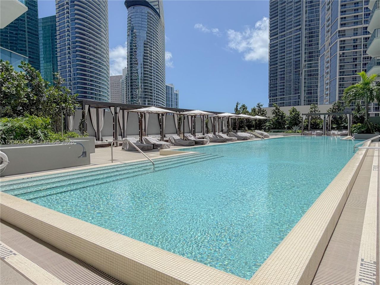 77 SE 5 , Unit 4015, Miami, FL 33131 Photo