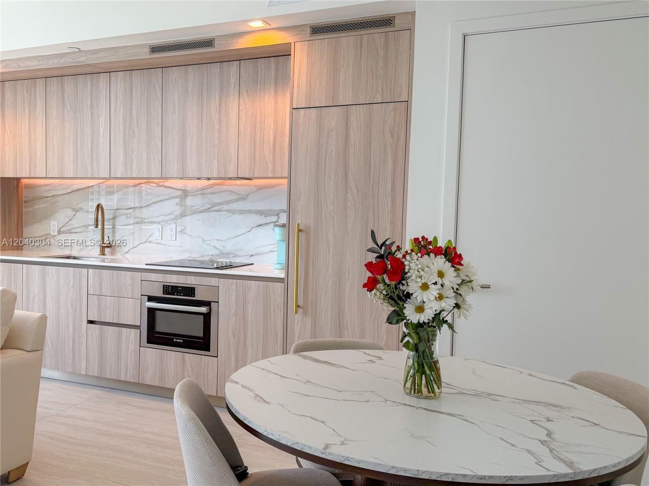 77 SE 5 , Unit 4015, Miami, FL 33131 Photo
