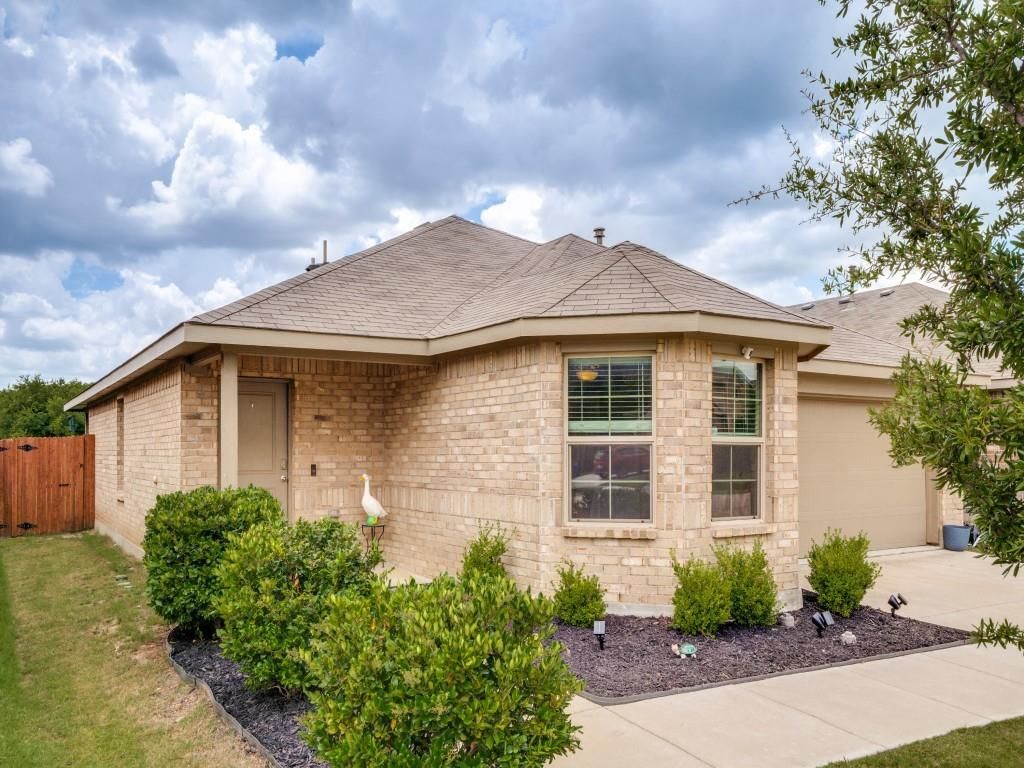 1129 Loomis Trail, Justin, TX 76247 Main Photo