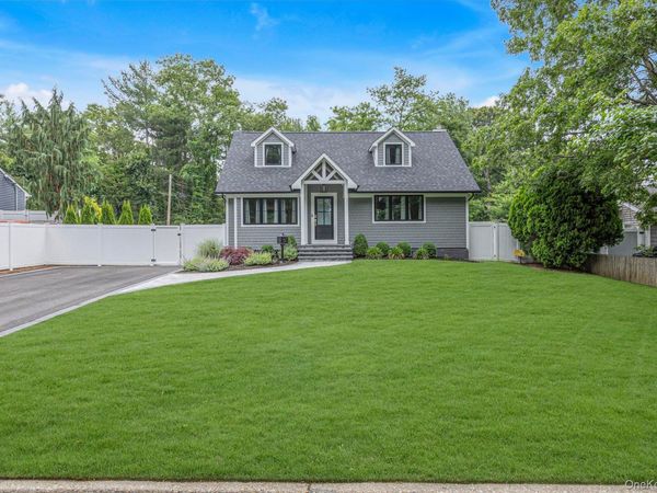 31 Apple Lane, Commack, NY 11725