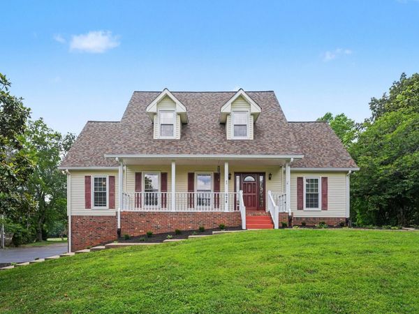 624 N Woodson Rd, Clarksville, TN 37043