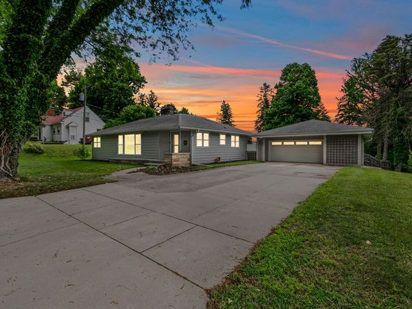 61 Charles Street, Hillsdale, MI 49242