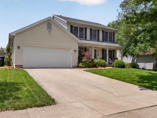 1324 Kenneth Drive , Bloomington, IL 61704