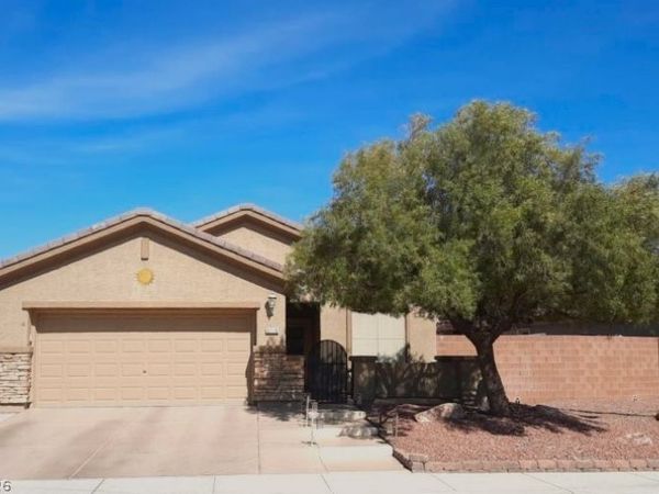 6716 DIVERS LOONS Street , North Las Vegas, NV 89084