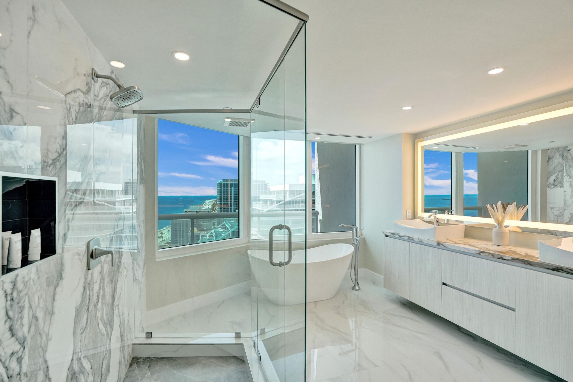 505 N Fort Lauderdale Beach Boulevard N, Unit 2500, Fort Lauderdale, FL 33304 Photo