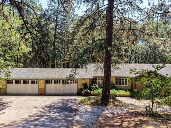 16067 Langley Pl, Grass Valley, CA 95946