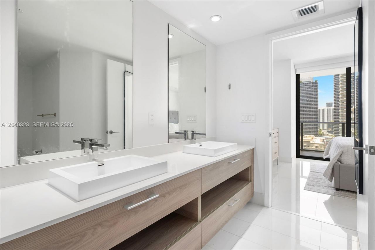 1300 S Miami Ave, Unit 2110, Miami, FL 33130 Photo