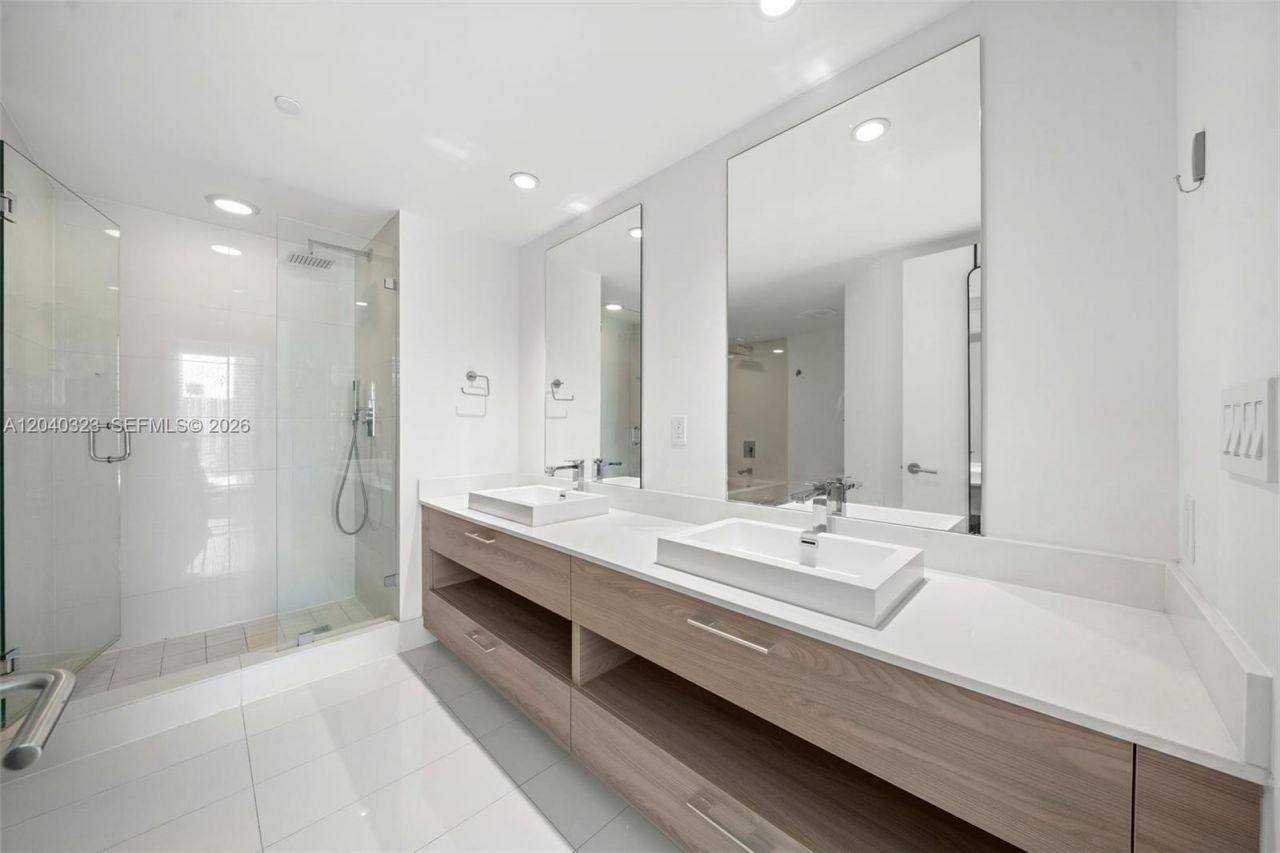 1300 S Miami Ave, Unit 2110, Miami, FL 33130 Photo