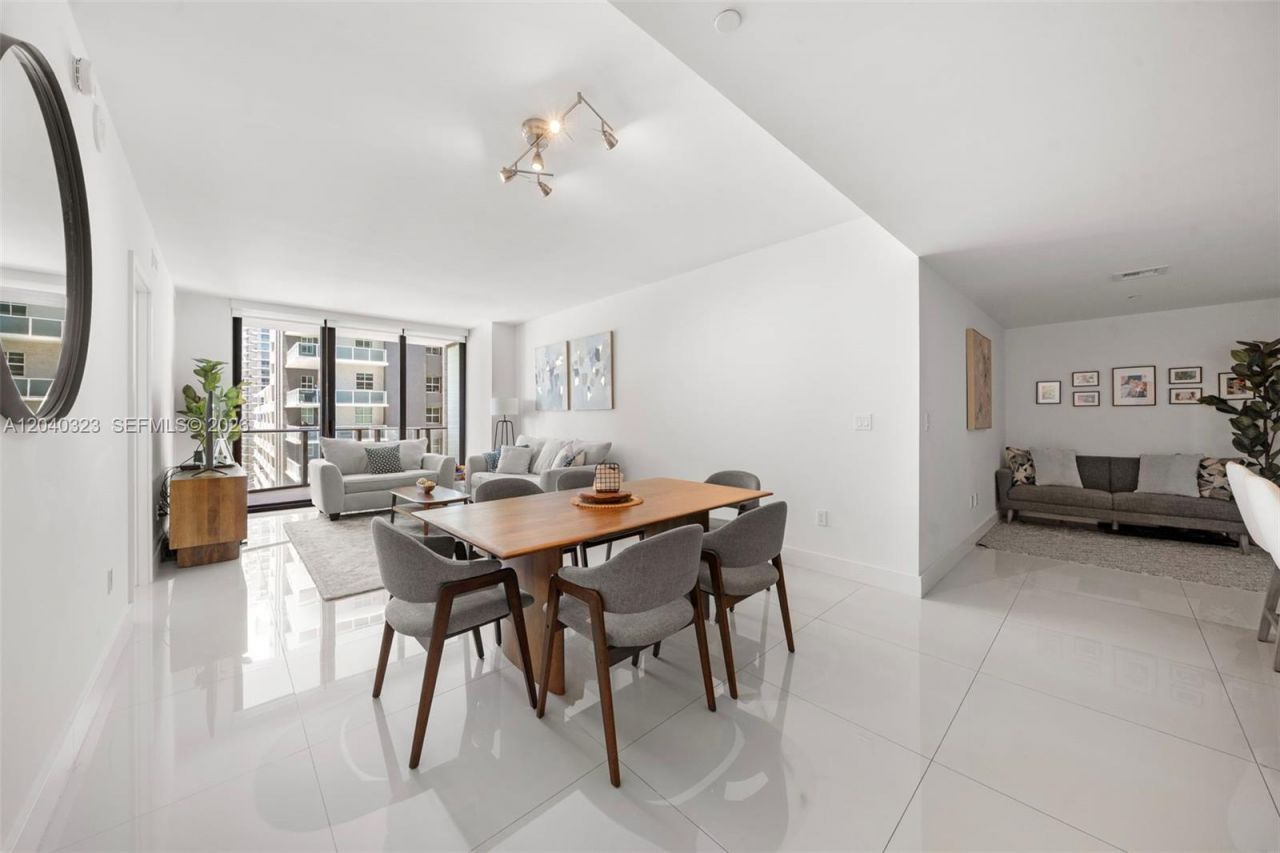 1300 S Miami Ave, Unit 2110, Miami, FL 33130 Photo