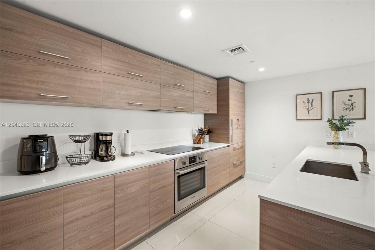 1300 S Miami Ave, Unit 2110, Miami, FL 33130 Photo