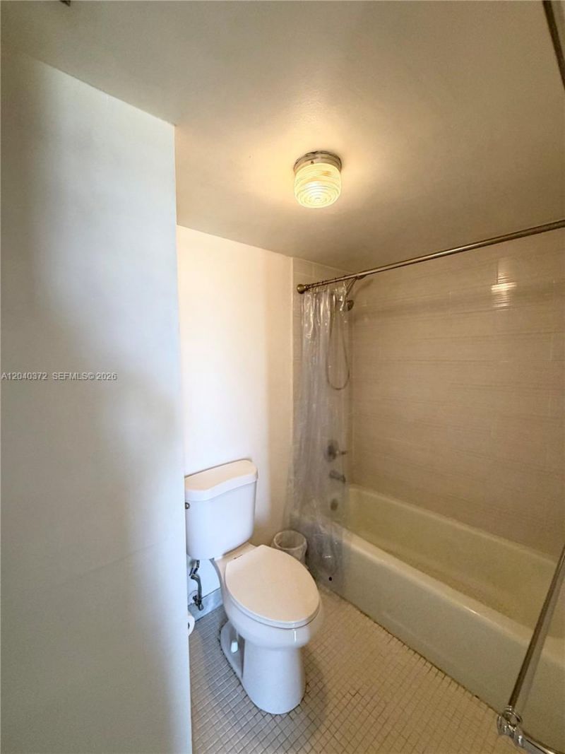 7899 NE Bayshore Ct, Unit 6A, Miami, FL 33138 Photo