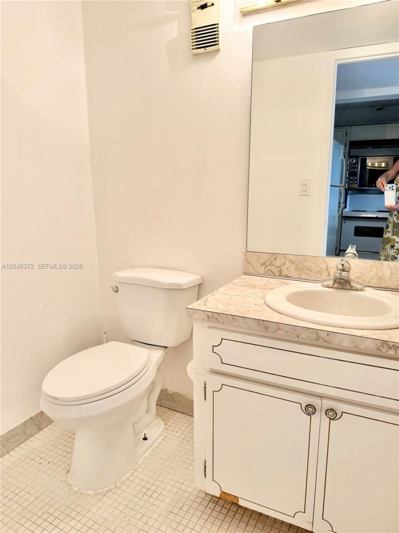 7899 NE Bayshore Ct, Unit 6A, Miami, FL 33138 Photo