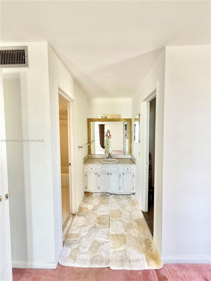 7899 NE Bayshore Ct, Unit 6A, Miami, FL 33138 Photo