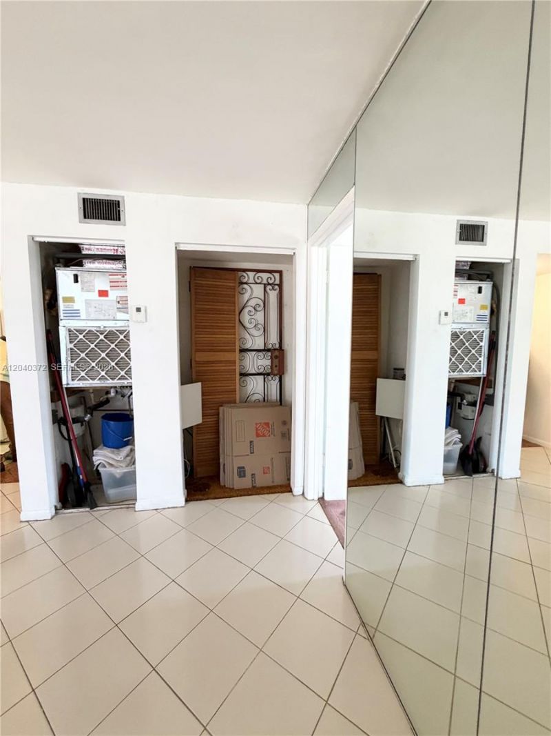 7899 NE Bayshore Ct, Unit 6A, Miami, FL 33138 Photo
