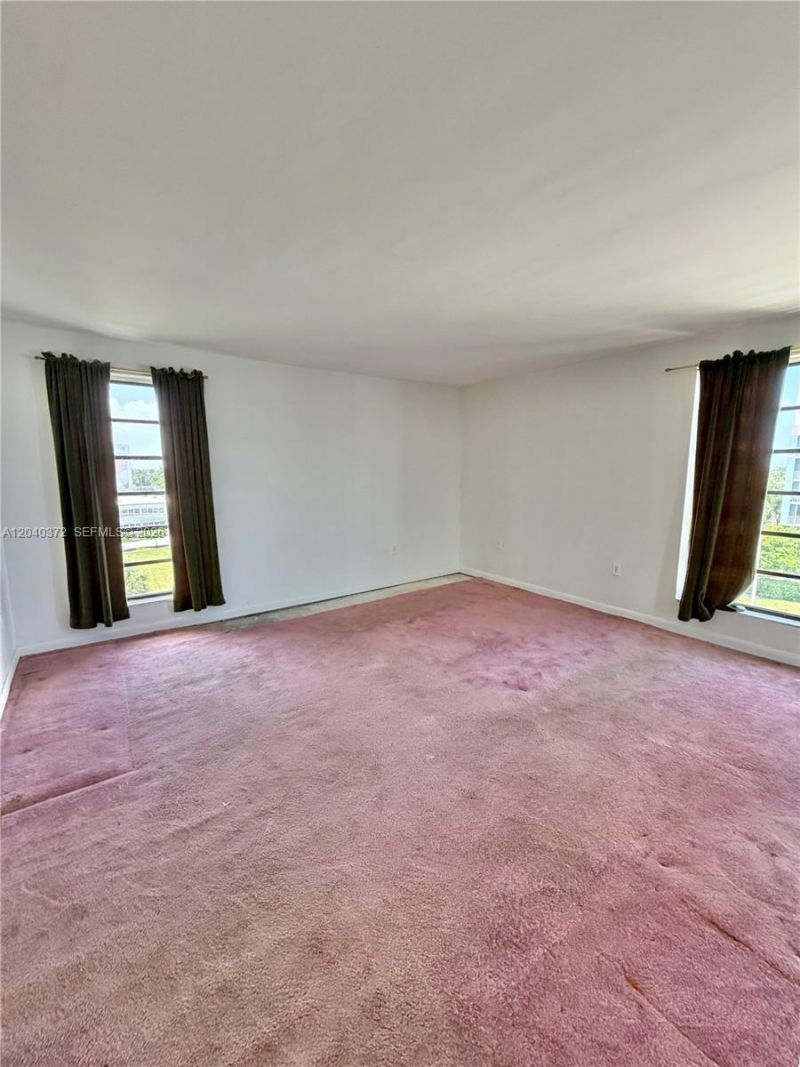7899 NE Bayshore Ct, Unit 6A, Miami, FL 33138 Photo
