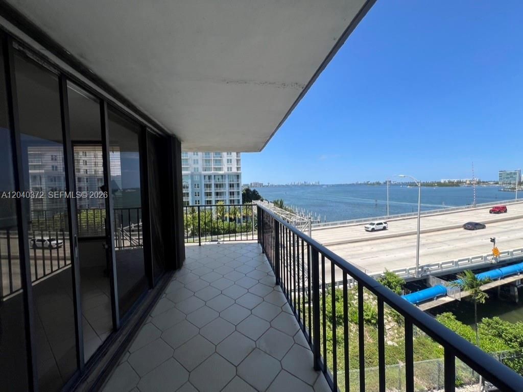 7899 NE Bayshore Ct, Unit 6A, Miami, FL 33138 Photo