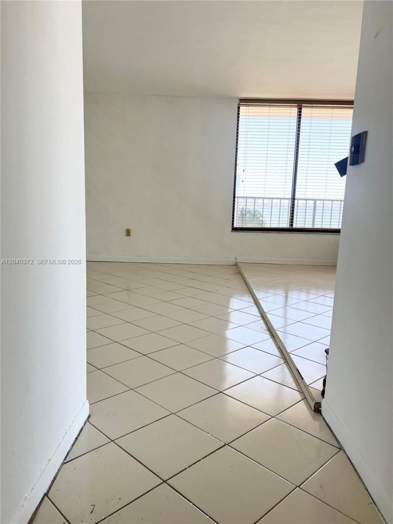 7899 NE Bayshore Ct, Unit 6A, Miami, FL 33138 Photo
