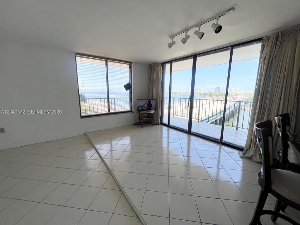 7899 NE Bayshore Ct, Unit 6A, Miami, FL 33138 Photo