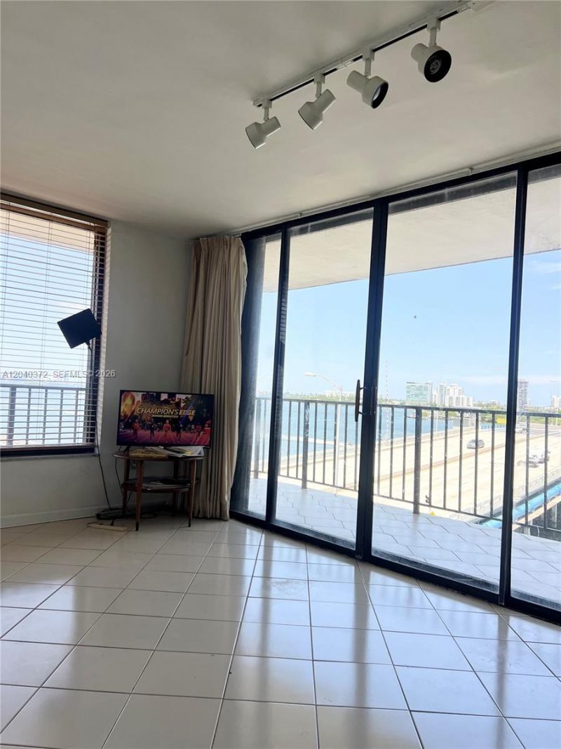 7899 NE Bayshore Ct, Unit 6A, Miami, FL 33138 Photo