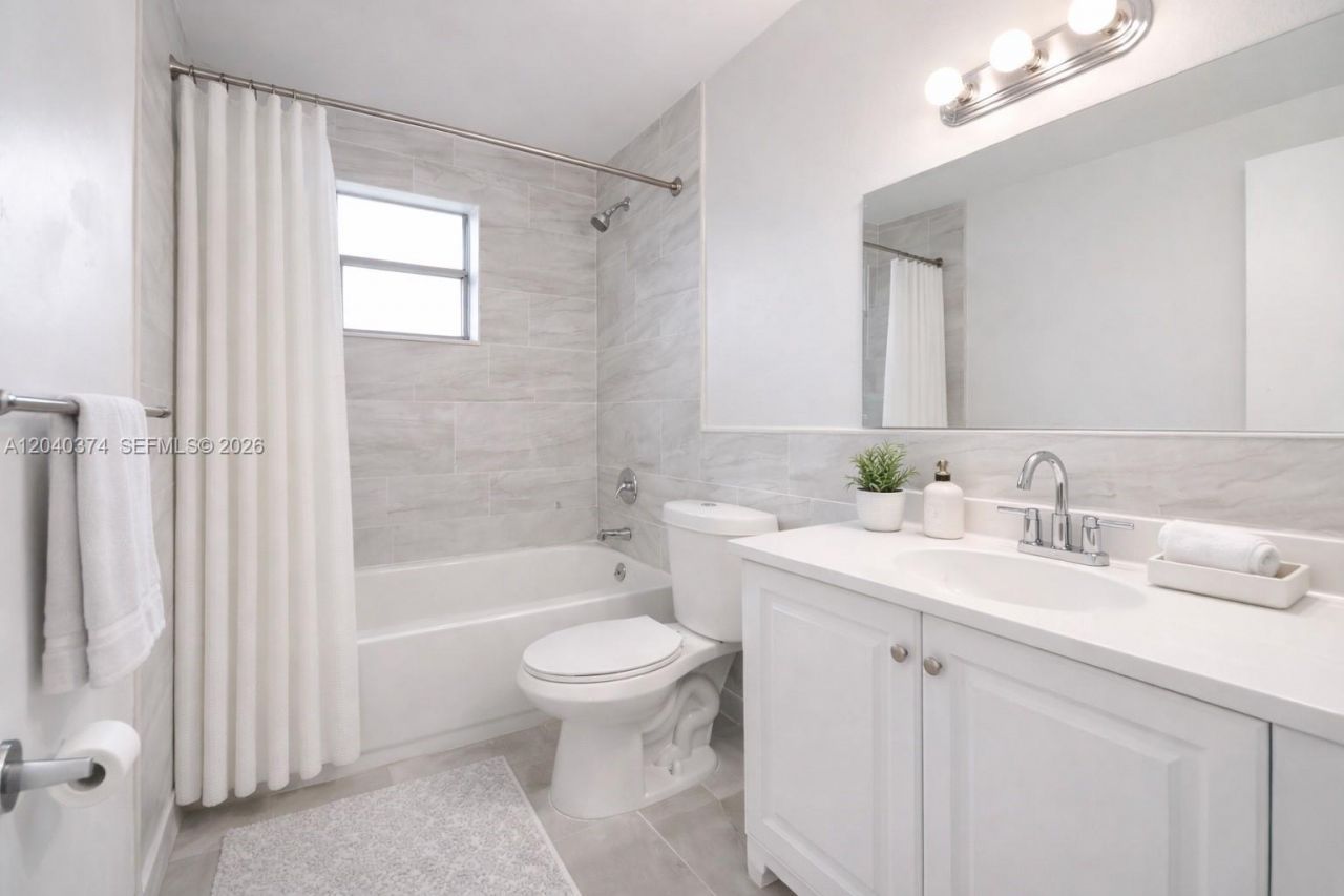 400 NE 1st St, Unit 108, Hallandale Beach, FL 33009 Photo