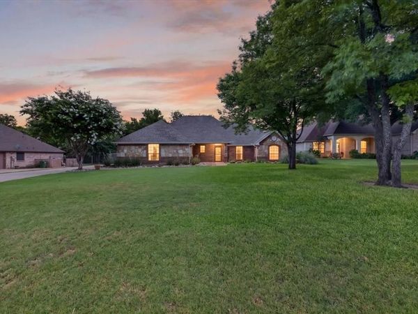 110 Heritage Place, Glen Rose, TX 76043