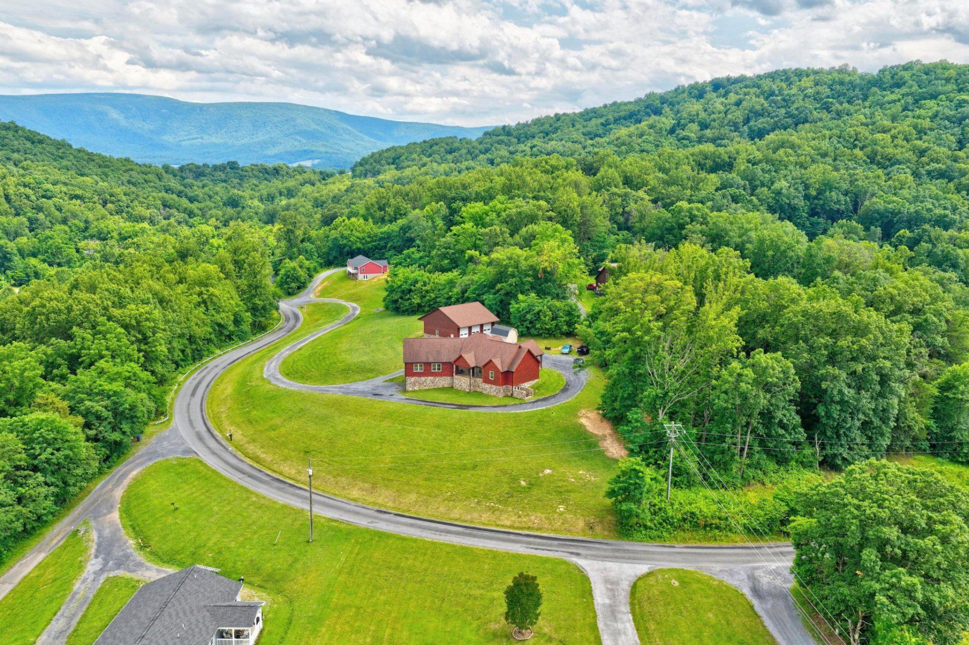 1996 BUCK MOUNTAIN ROAD, BENTONVILLE, VA 22610