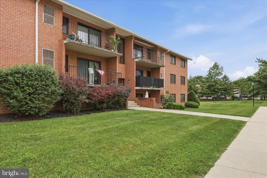 1635 3 Edgewood Place, Unit 3, Hagerstown, MD 21740 Main Photo