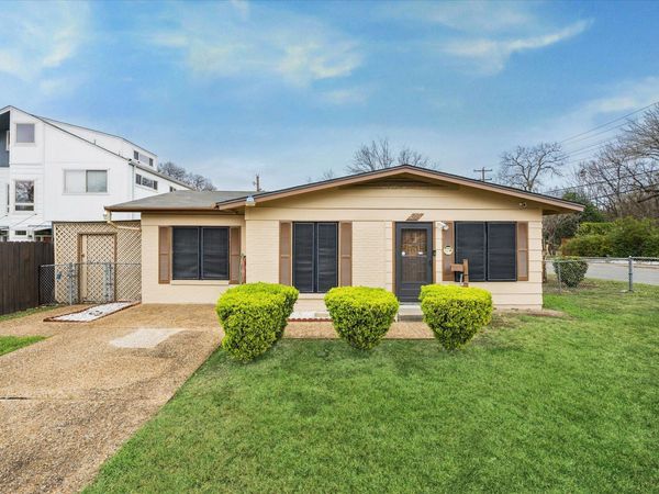 1000 S Center ST , Austin, TX 78704