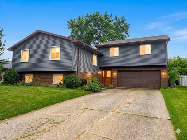 6297 Victory Avenue , Portage, IN 46368