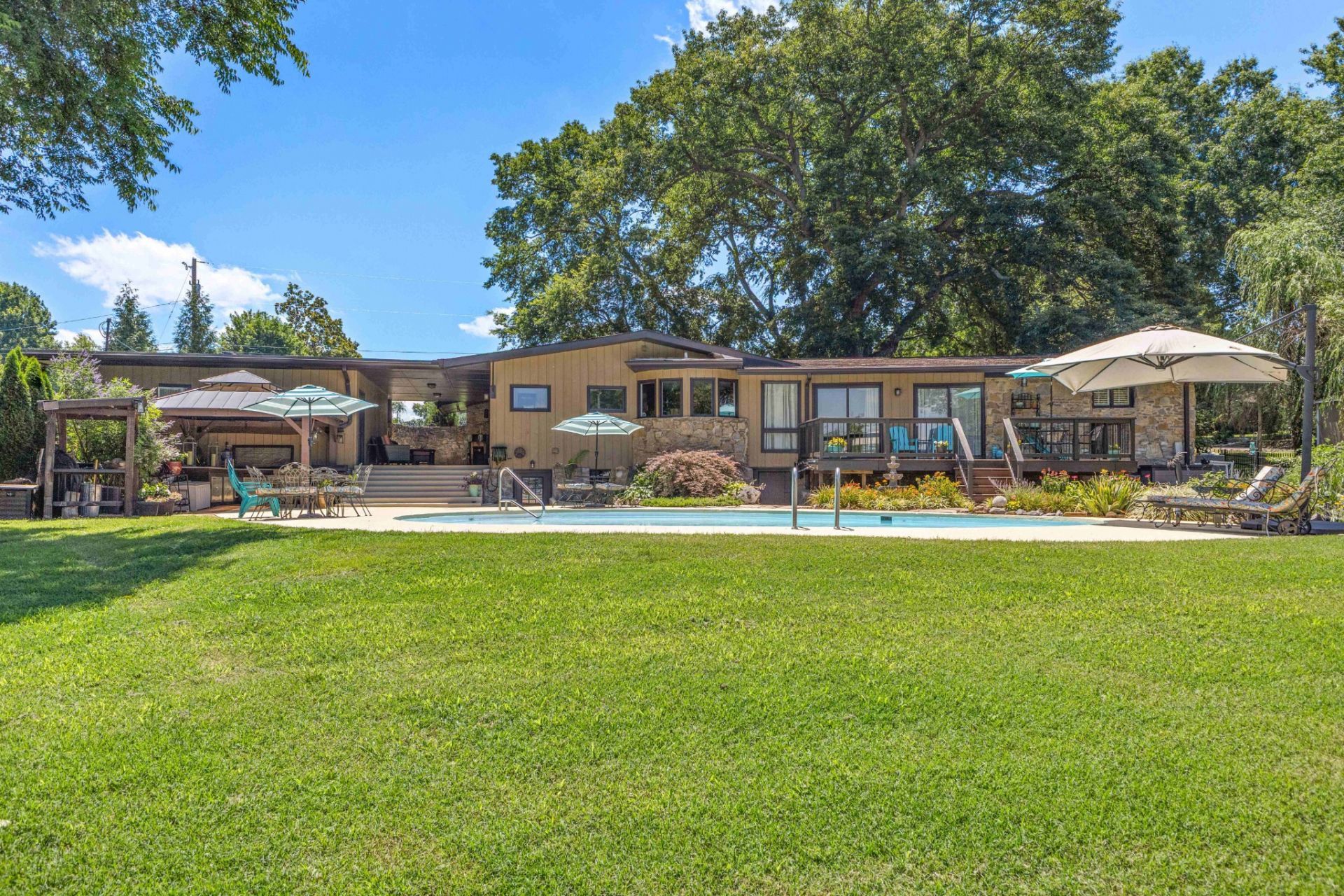305 Louviers Ln, Old Hickory, TN 37138 Main Photo
