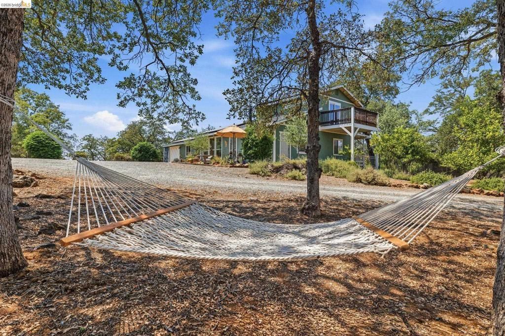 10465 Violetta Way, Coulterville, CA 95311 Main Photo