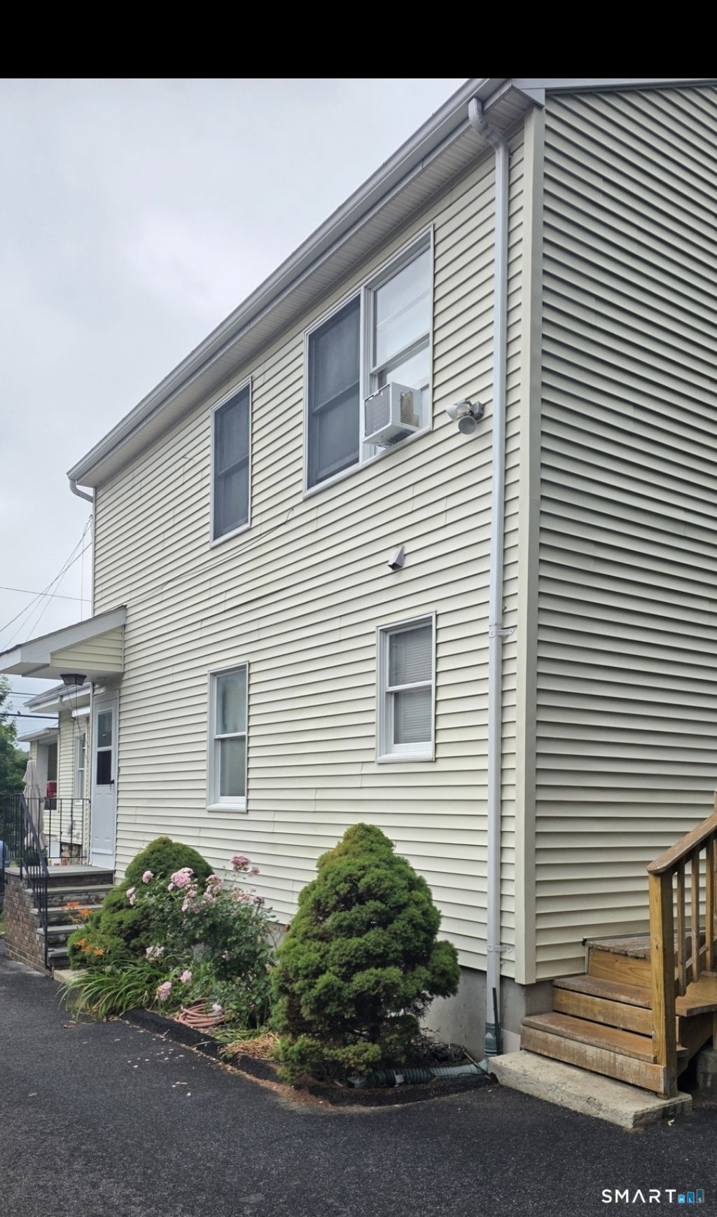 37 Waterbury, Stamford, CT 06902 Main Photo