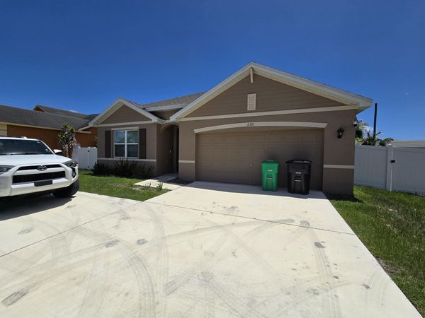 2101 SE Floresta Drive, Port St. Lucie, FL 34984