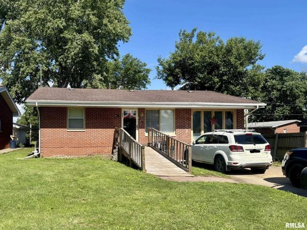 535 N 12TH Avenue, Canton, IL 61520