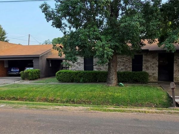 1301 W Mesquite Street , Little River Academy, TX 76554