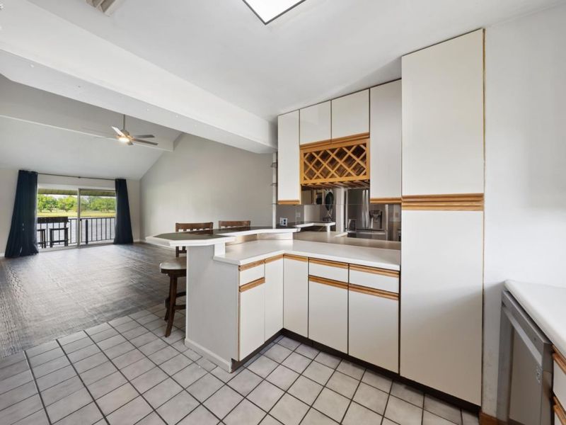 2594 E Sun Valley Drive, Unit 201, Port Clinton, OH 43452 Photo 10