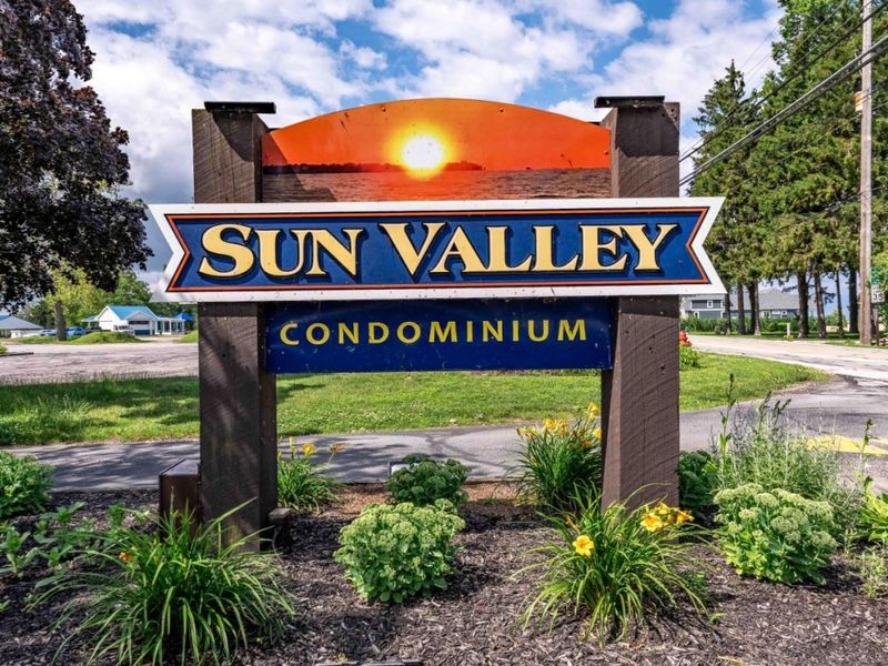 2594 E Sun Valley Drive, Unit 201, Port Clinton, OH 43452 Photo 3