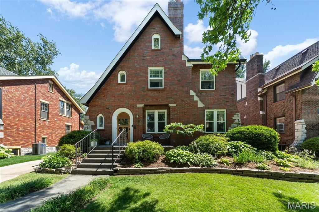 7134 Stanford Avenue, University City, MO 63130 Main Photo