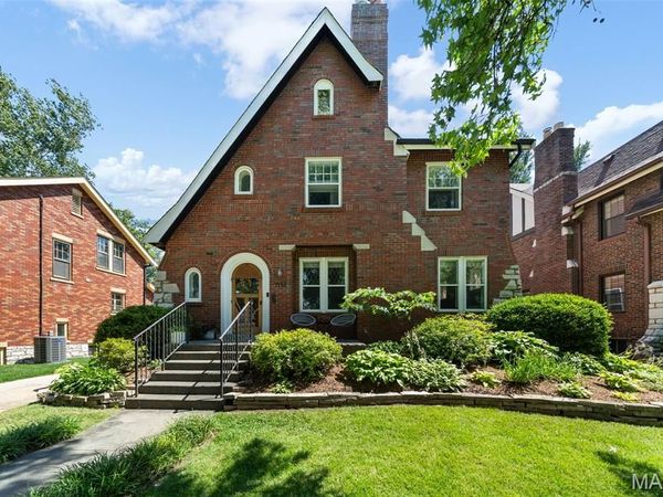 7134 Stanford Avenue, University City, MO 63130