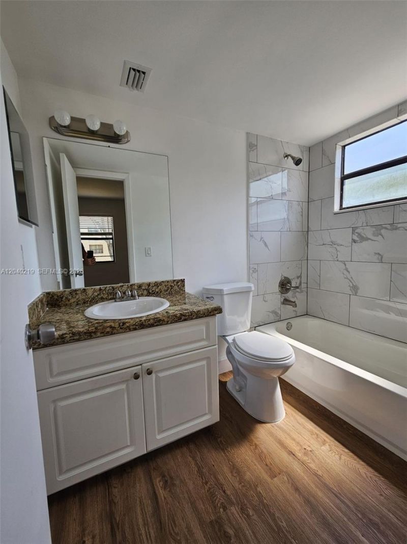 3252 Foxcroft Rd , Unit 216, Miramar, FL 33025 Photo
